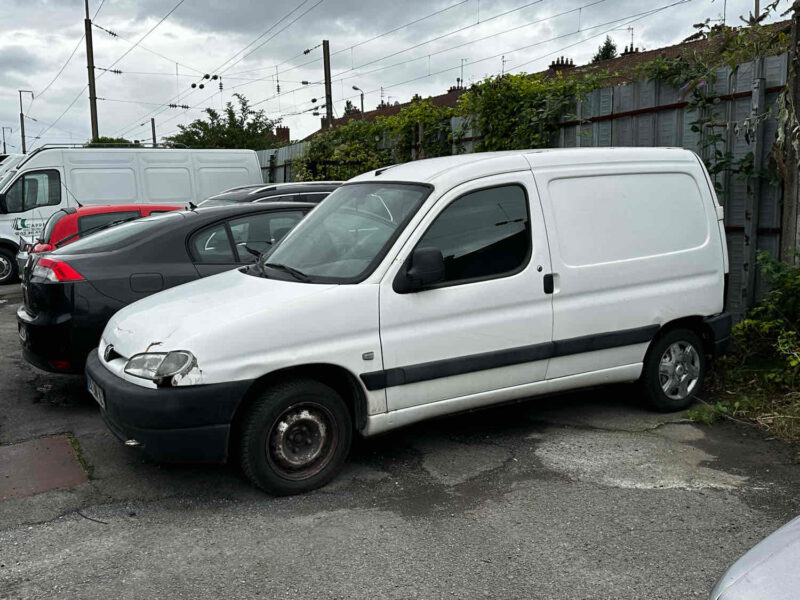 PEUGEOT PARTNER Camionnette/Monospace 2000