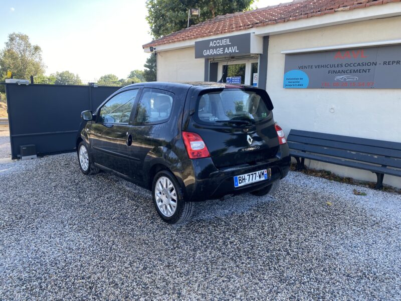 RENAULT TWINGO II 2011