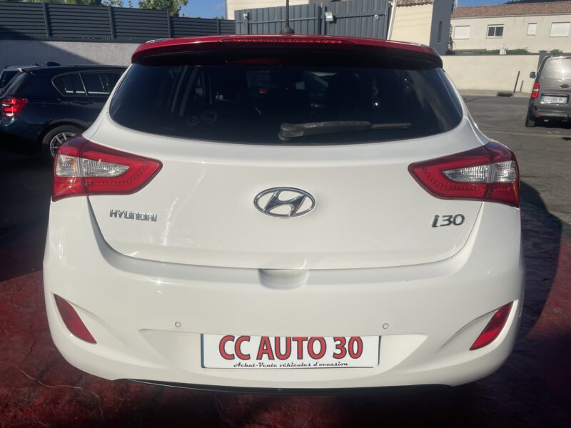 HYUNDAI I30 2015