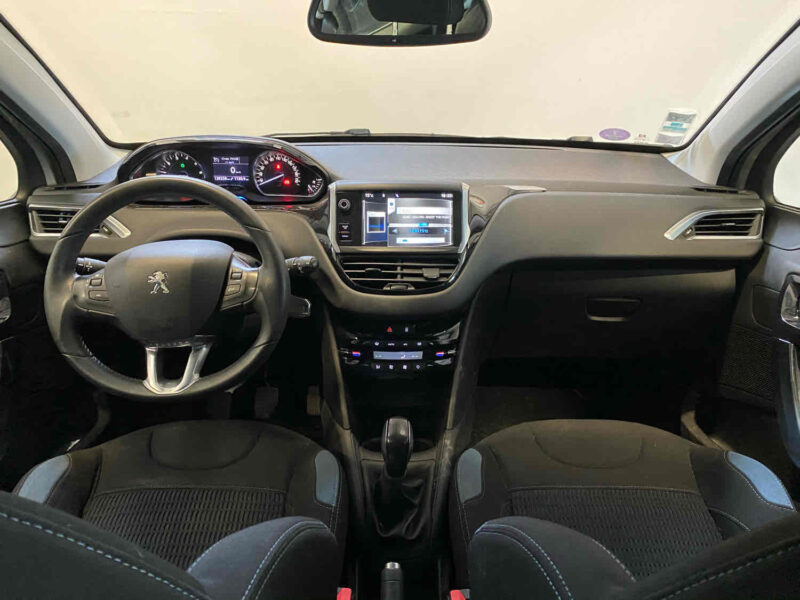 PEUGEOT 208 2013