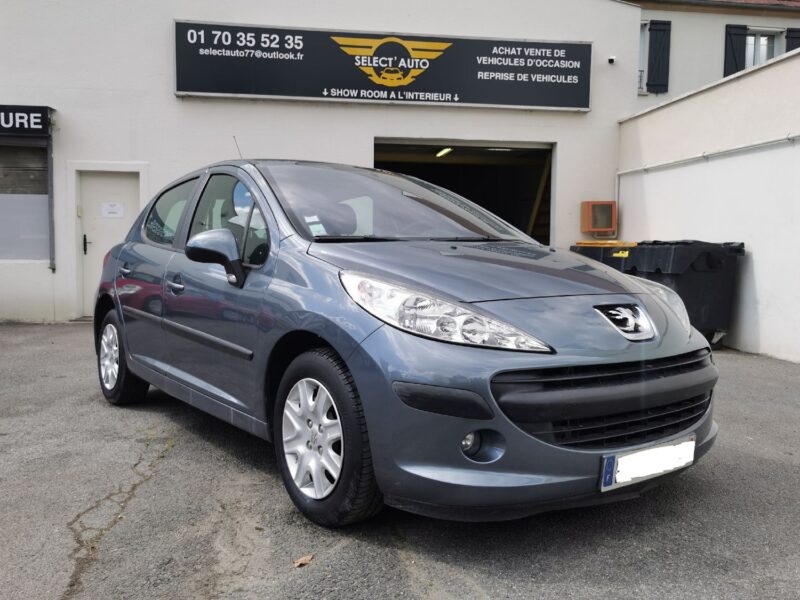 PEUGEOT 207 1.4 VTI 90  PREMIERE MAIN