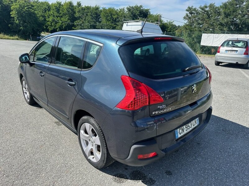 PEUGEOT 3008 Monospace 2011