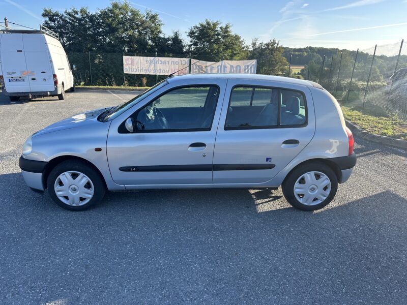 RENAULT CLIO II 2000