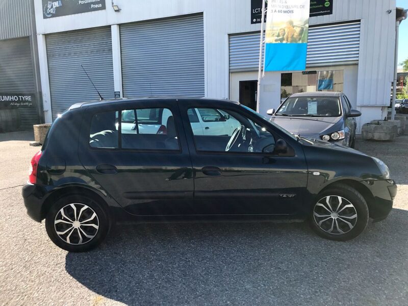 CLIO II ph2 - 1.4i 98cv CAMPUS - GARANTIE 6 MOIS