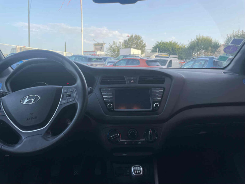 HYUNDAI i20 II 2017