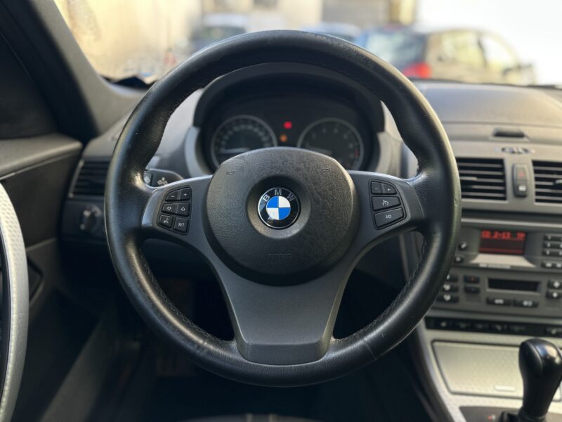 BMW  X3  3.0i  ESS SPORT PAYEZ EN 4 X 