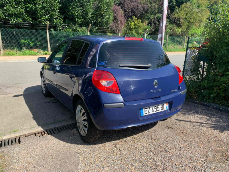 RENAULT CLIO III 1.4i 16V 98CV