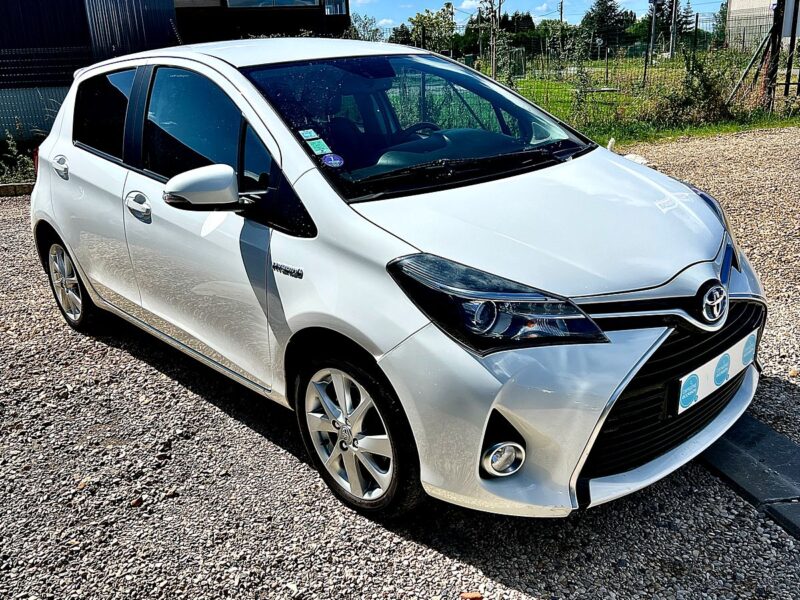 TOYOTA YARIS 2015