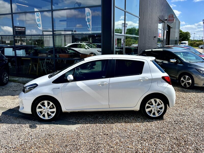 TOYOTA YARIS 2015