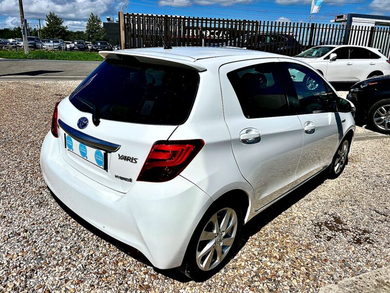 TOYOTA YARIS 2015