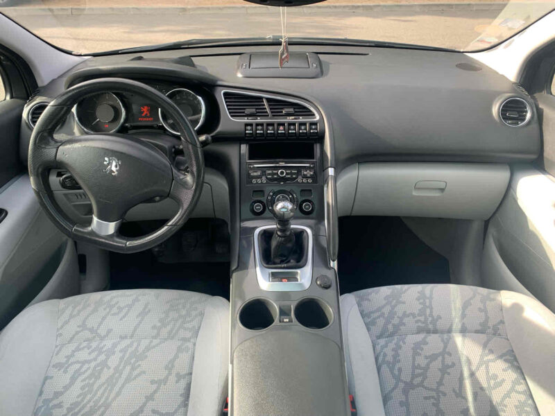 PEUGEOT 3008 1.6HDI 109CV