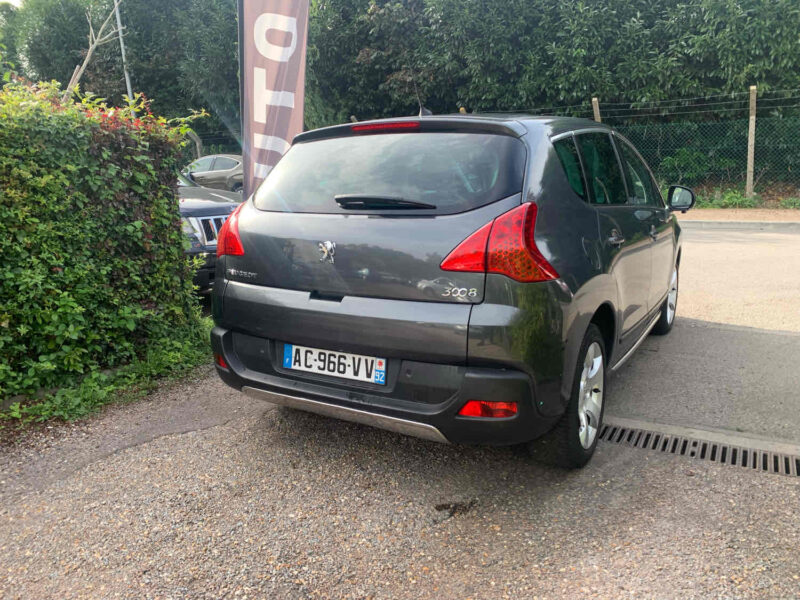 PEUGEOT 3008 1.6HDI 109CV