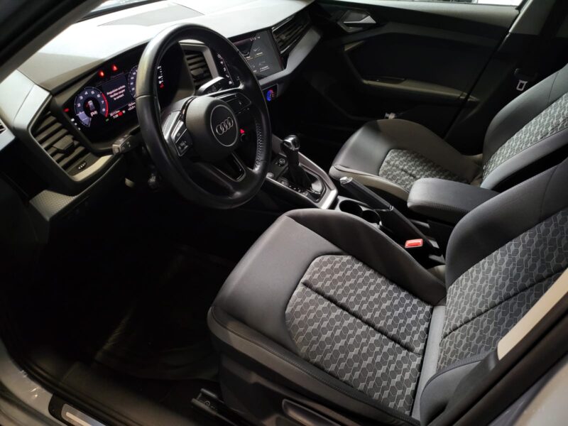 AUDI A1 SPORTBACK 25 TFSi 95cv ADVANCED S-TRONIC 1ER MAIN VIRTUAL COCKPIT / CARPLAY / KEYLESS