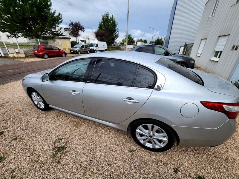 RENAULT LATITUDE 2011