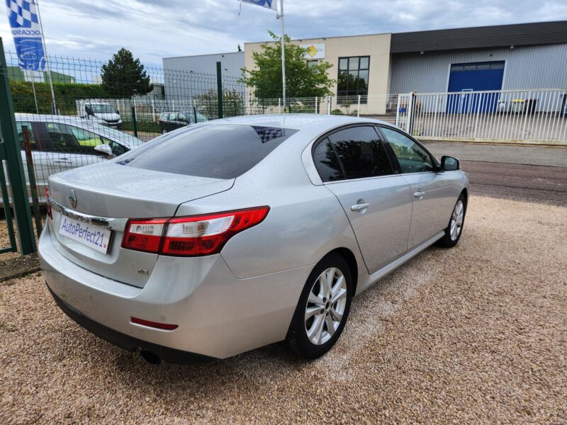 RENAULT LATITUDE 2011