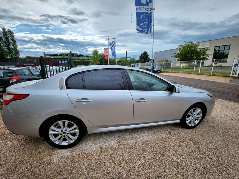 RENAULT LATITUDE 2011