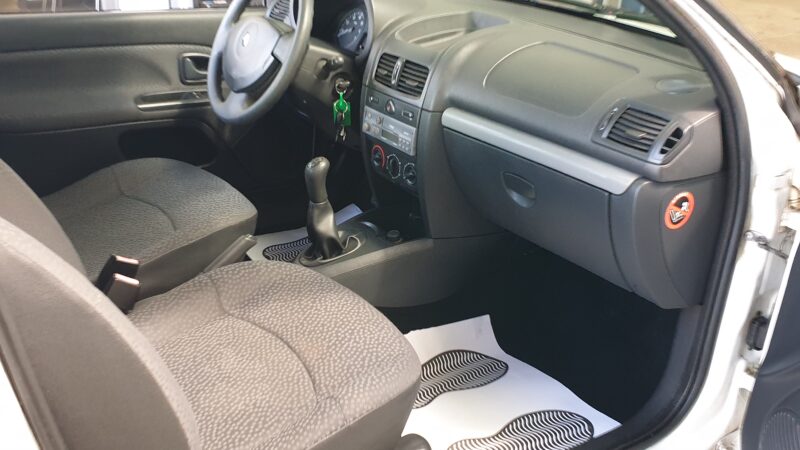 RENAULT CLIO II 1.5 dCi 85  Campus société 2places