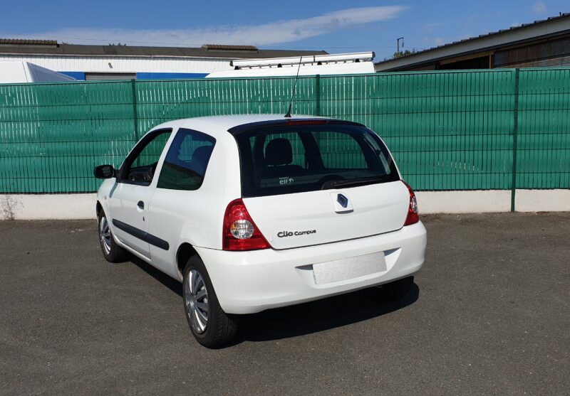 RENAULT CLIO II 1.5 dCi 85  Campus société 2places