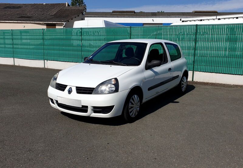 RENAULT CLIO II 1.5 dCi 85  Campus société 2places