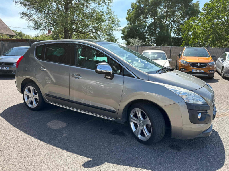 PEUGEOT 3008 Monospace 2011