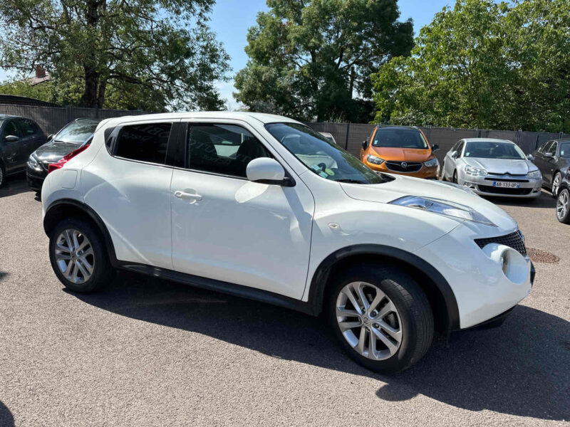 NISSAN JUKE 2011