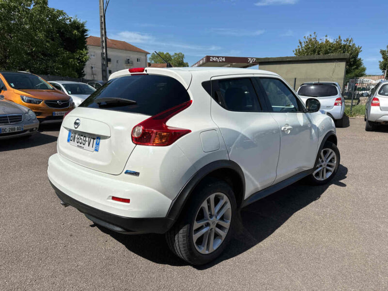 NISSAN JUKE 2011