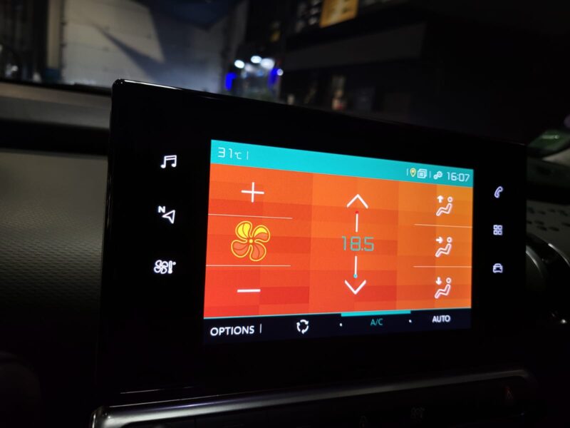 CITROEN C4 CACTUS 1.2 PureTech 110cv Shine EAT6 // APPLE CARPLAY/ANDROID AUTO/CAMERA DE RECUL