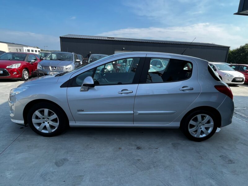 PEUGEOT 308 2011