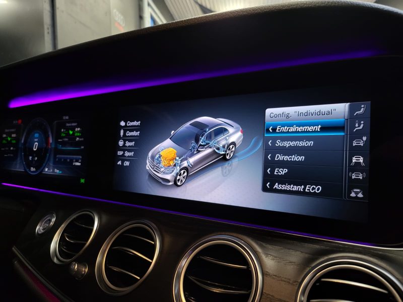 MERCEDES CLASSE E300 de EQ POWER 190+122cv BURMESTER / TOIT OUVRANT / ATTELAGE / CARPLAY / PACK PREM