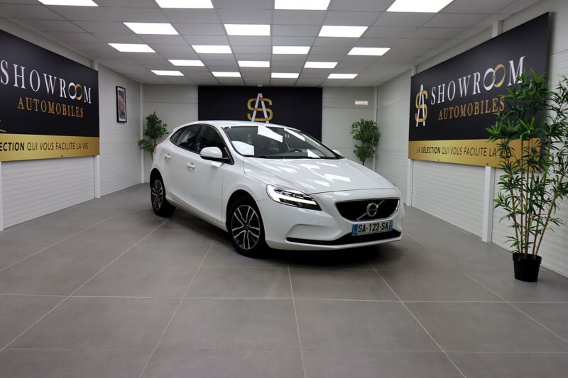 VOLVO V40 2016