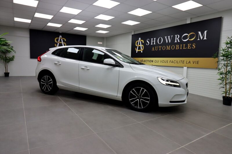 VOLVO V40 2016