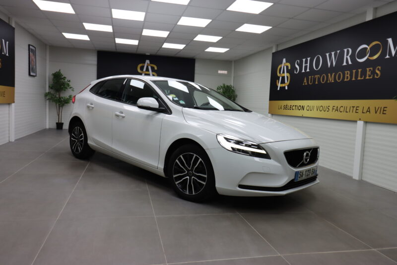 VOLVO V40 2016