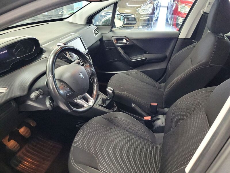 PEUGEOT 208 2015 Puretech 82 Allure