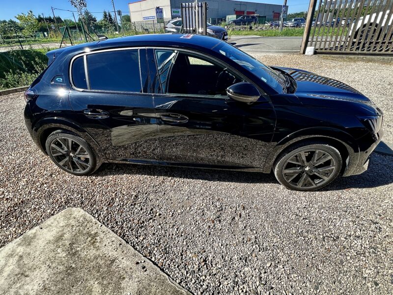 PEUGEOT 208 e GT