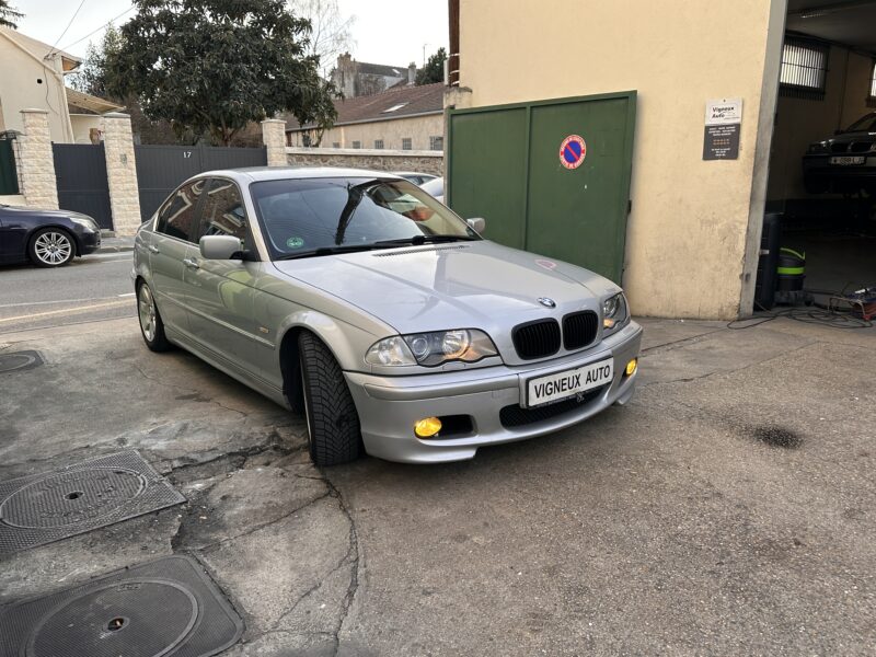 BMW SERIE 320I E46 PACK M BOITE AUTOMATIQUE  PAYER EN 4X