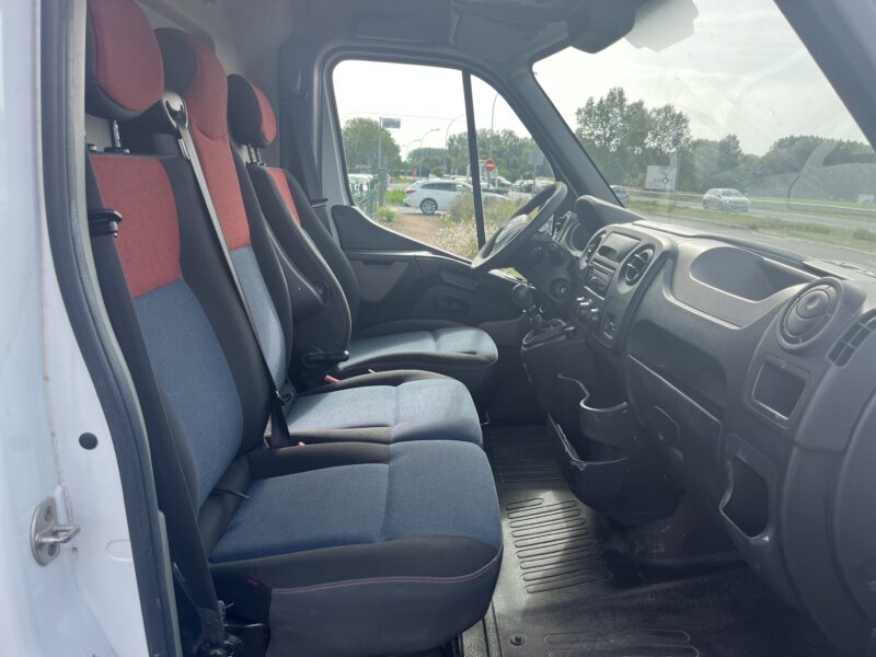 RENAULT MASTER III Camionnette 2012