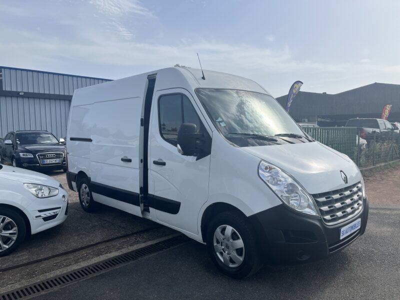 RENAULT MASTER III Camionnette 2012