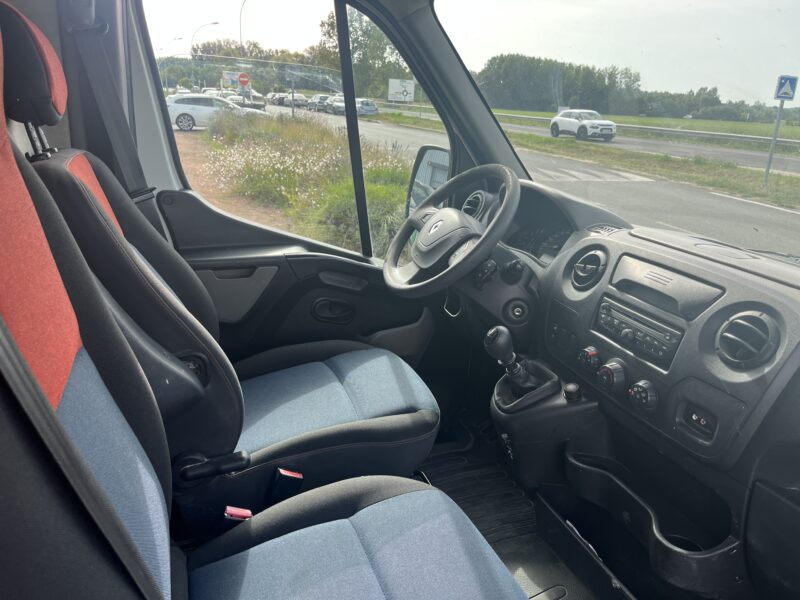 RENAULT MASTER III Camionnette 2012