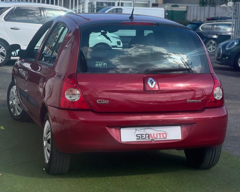 RENAULT CLIO II 2010