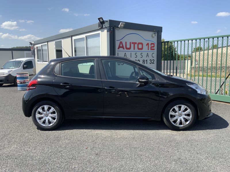 PEUGEOT 208 2017