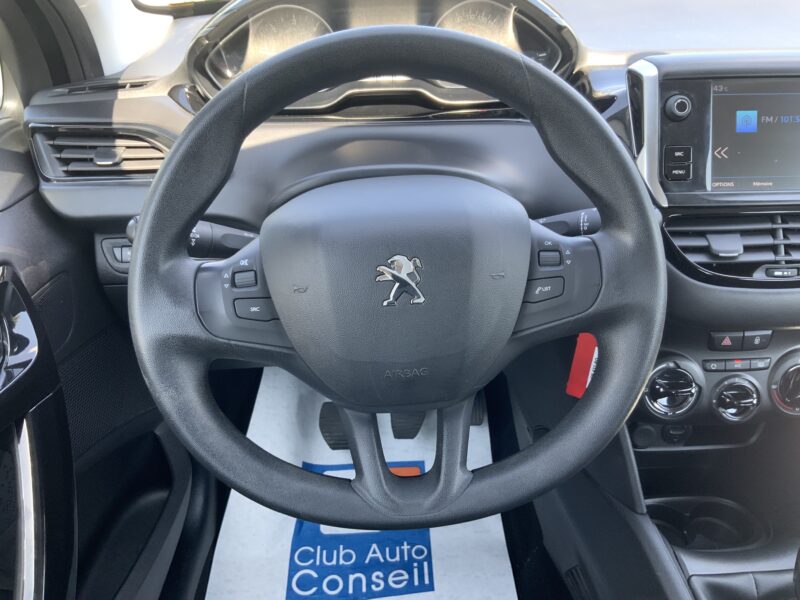 PEUGEOT 208 2017