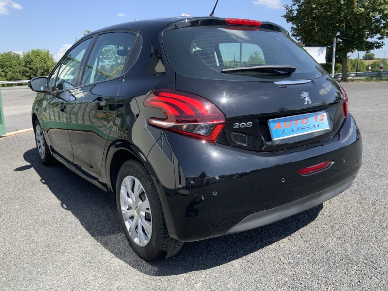 PEUGEOT 208 2017