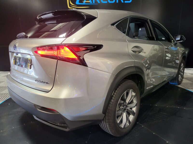 LEXUS NX 300H 197 155cv F-Sport 4WD // CAMERA DE RECUL/SIEGES CHAUFFANTS/COFFRE ELECTRIQUE