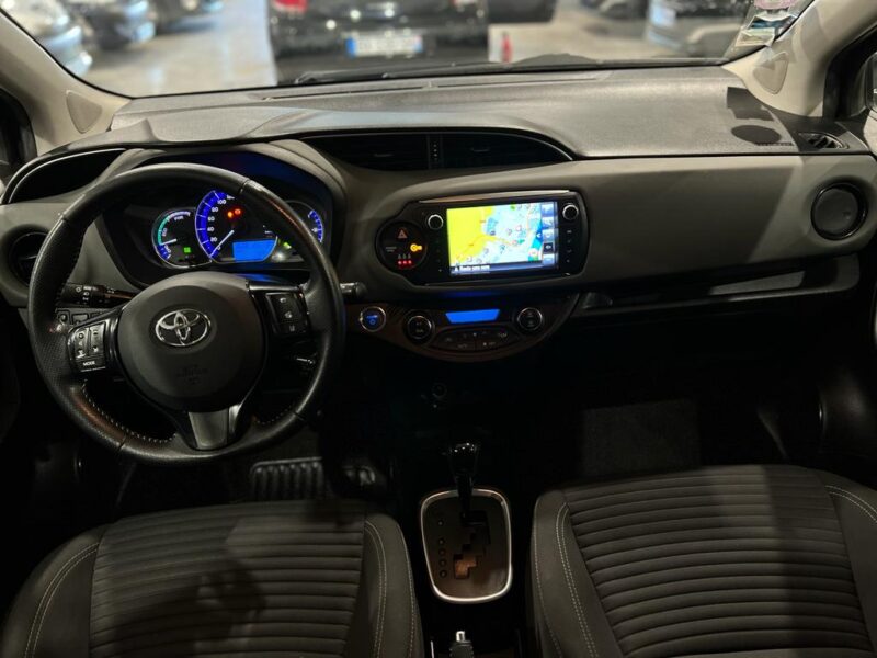 TOYOTA YARIS 2016