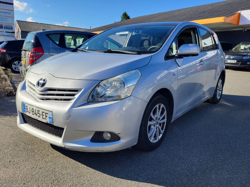 TOYOTA VERSO 2011