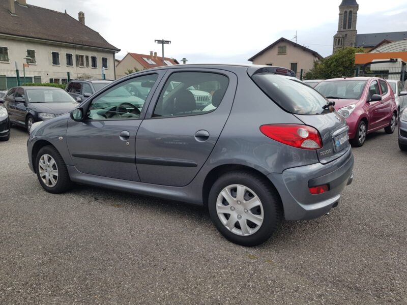 PEUGEOT 206+ 1.4i 75CV TRENDY