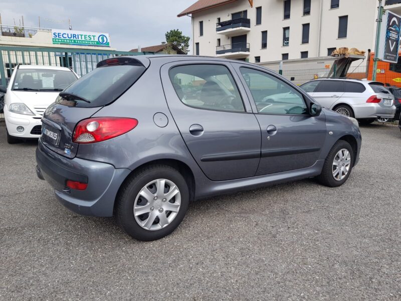 PEUGEOT 206+ 1.4i 75CV TRENDY