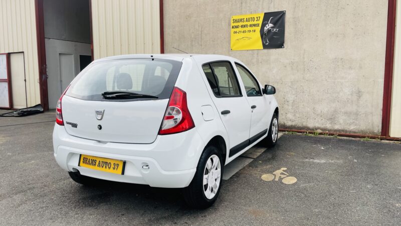 DACIA SANDERO 2009