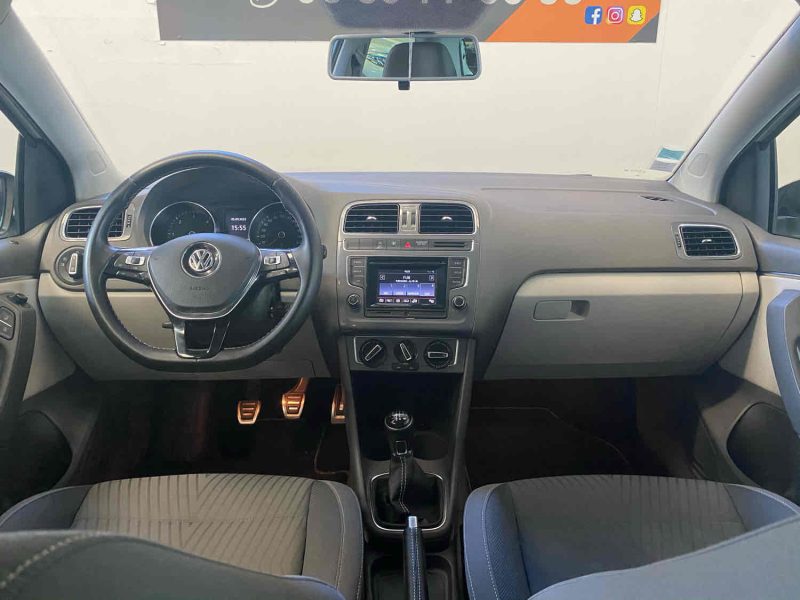 VOLKSWAGEN POLO V 2014