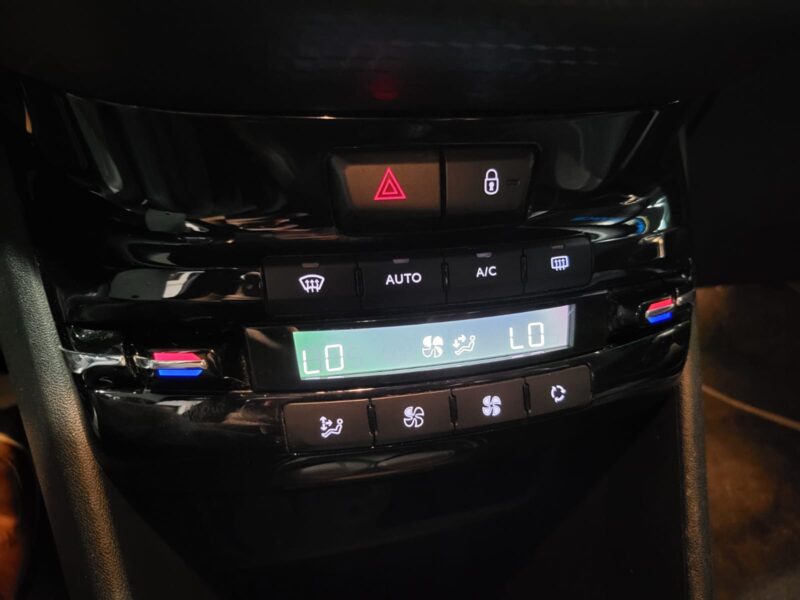 PEUGEOT 2008 1.2 PureTech 110cv Allure BVA // RADAR-AR/GPS/BLUETOOTH